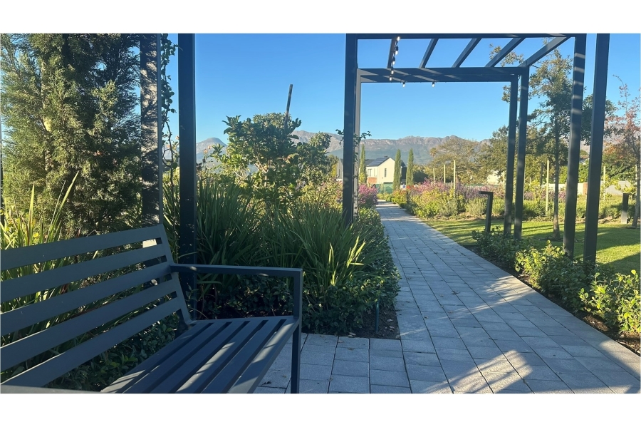 To Let 3 Bedroom Property for Rent in Lemoenkloof Western Cape